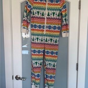 Old Navy kids size 8 pajama/onsie. Perfect for Christmas 
Smoke free home